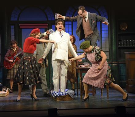 Theatre Review: The Man In The White Suit, Wyndham's Theatre Theatre Review: The Man In The White Suit, Wyndham's Theatre