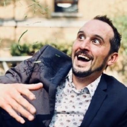 Edinburgh Fringe Review – Phil Ellis's Excellent Comedy Show, Monkey Barrel Edinburgh Fringe Review – Phil Ellis's Excellent Comedy Show, Monkey Barrel