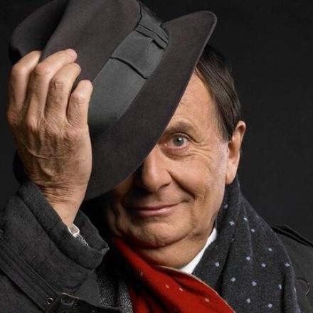Rob Brydon Pays Tribute to Barry Humphries In BBC Radio Special