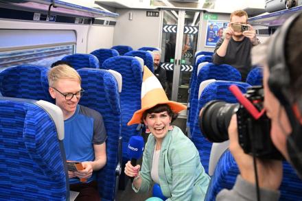 Lumo celebrates Glasgow International Comedy Festival With Onboard Quiz 