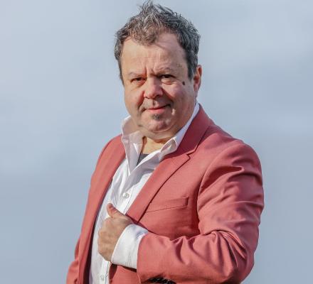 London Residency for Romanian Comic Dragos Mostenescu London Residency for Romanian Comic Dragos Mostenescu