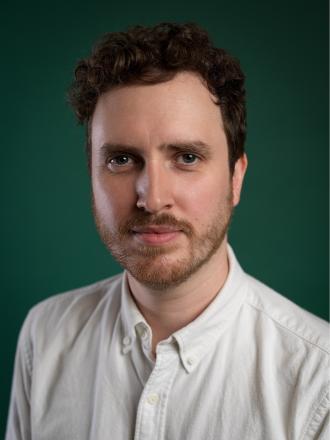 Edward Easton Replaces George Fouracres In Flo & Joan's One Man Musical Edward Easton Replaces George Fouracres In Flo & Joan's One Man Musical