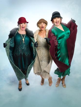 Video: Fasinating Aida – Their Rudest Christmas Song Ever