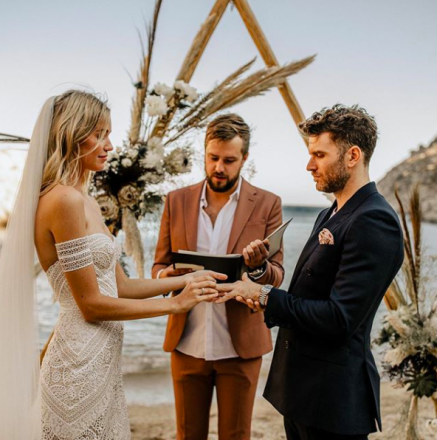 News: Joel Dommett Marries Hannah Cooper In Island Ceremony News: Joel Dommett Marries Hannah Cooper In Island Ceremony