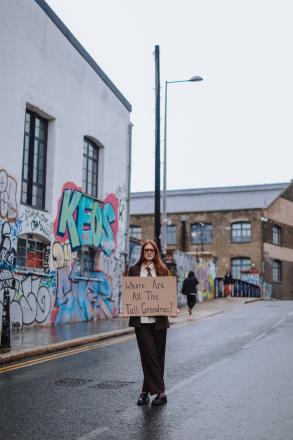 Edinburgh Fringe Review: Lou Wall – Where Are All The Tall Grandmas? Monkey Barrel