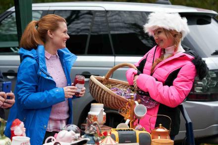 News: Sarah Hadland, Shobna Gulati, Paul Whitehouse, Jason Manford, Lee Mack Join Johhny Vegas And Sian Gibson In New Murder Comedy News: Sarah Hadland, Shobna Gulati, Paul Whitehouse, Jason Manford, Lee Mack Join Johhny Vegas And Sian Gibson In New Murder Comedy