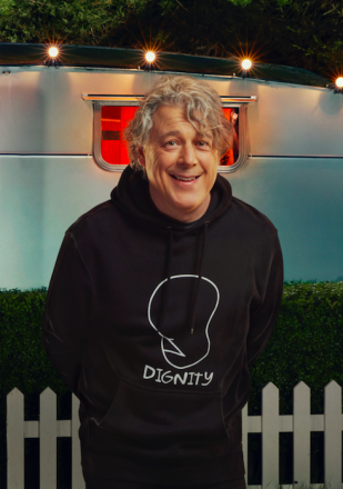 Taskmaster Interview: Alan Davies – "I was supposed to paint a picture. I had 15 minutes, and it took me 30 minutes just to find the paint" Taskmaster Interview: Alan Davies –