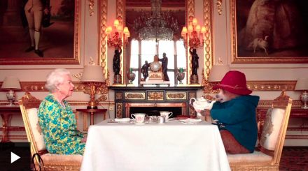 Queen Forms Platinum Jubilee Double Act With Paddington Bear