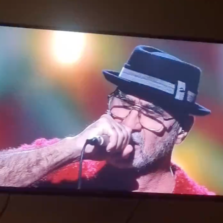Eric Cantona Singing Sends Social Media Crazy Eric Cantona Singing Sends Social Media Crazy