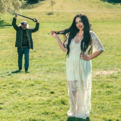 Edinburgh Fringe Review: Bella Hull – Mad Cow Disease, Monkey Barrel