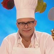 News: Harry Hill To Host Junior Bake Off