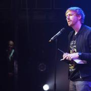 Comedian Mark Simmons Travels 12,000 Miles to Deliver Birthday Card To Fan