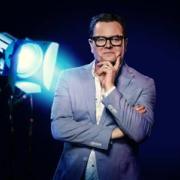 News: Alan Carr Helps to Give Kylie Minogue Fans A Christmas Surprise